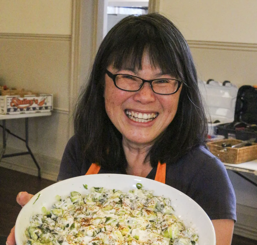 Community kitchen volunteer